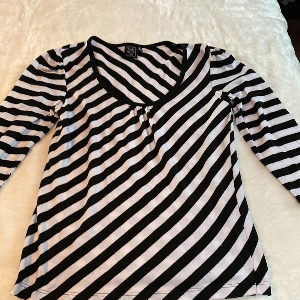 Susie in the city top